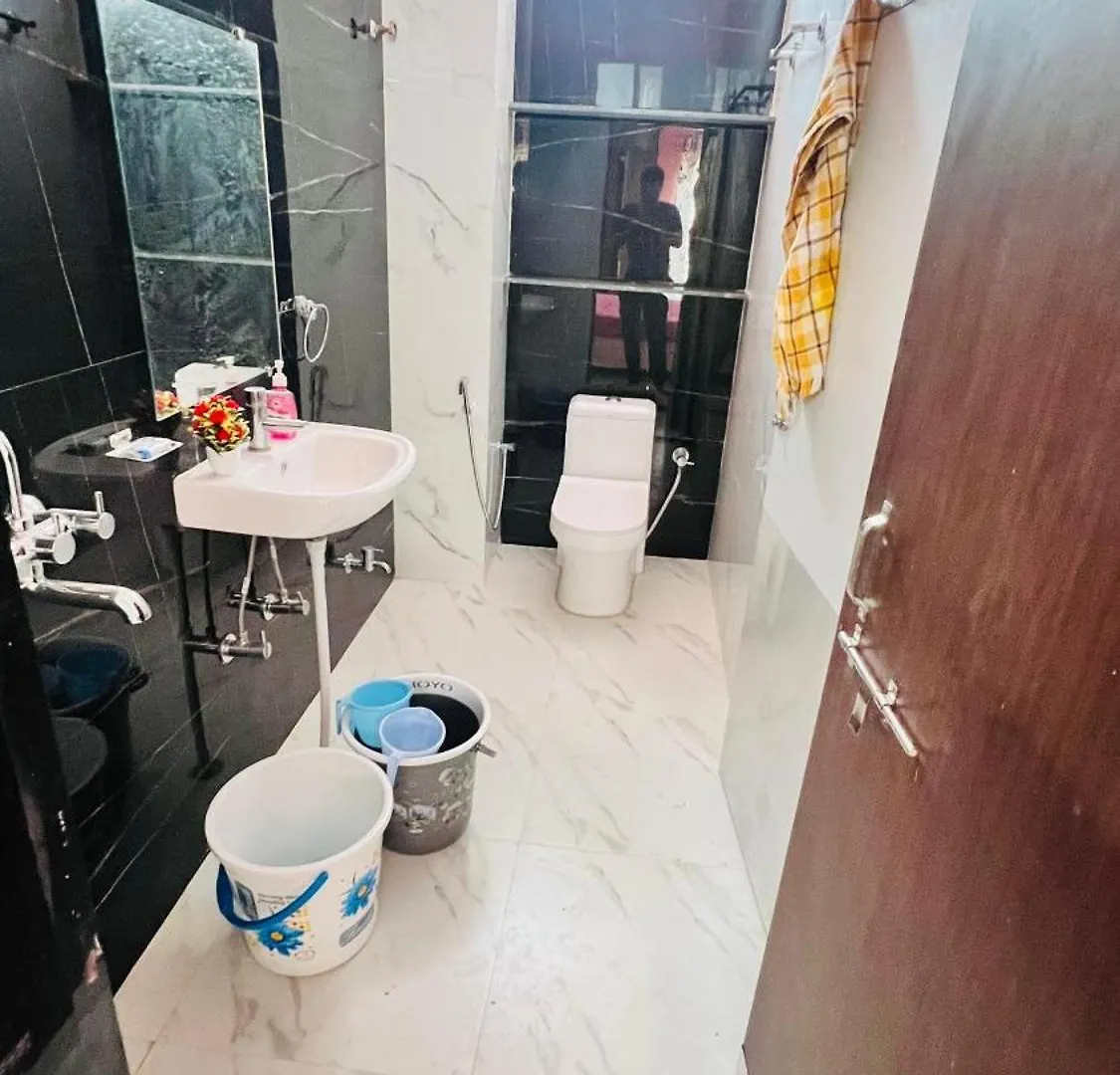 Indu Resid Apartman Váránaszi